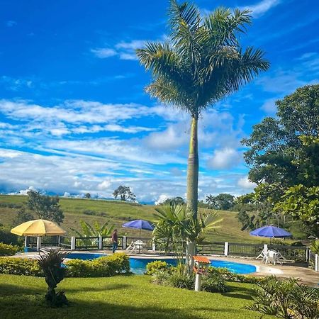 Finca Hotel Palmas Frente A Panaca 킴바야 외부 사진