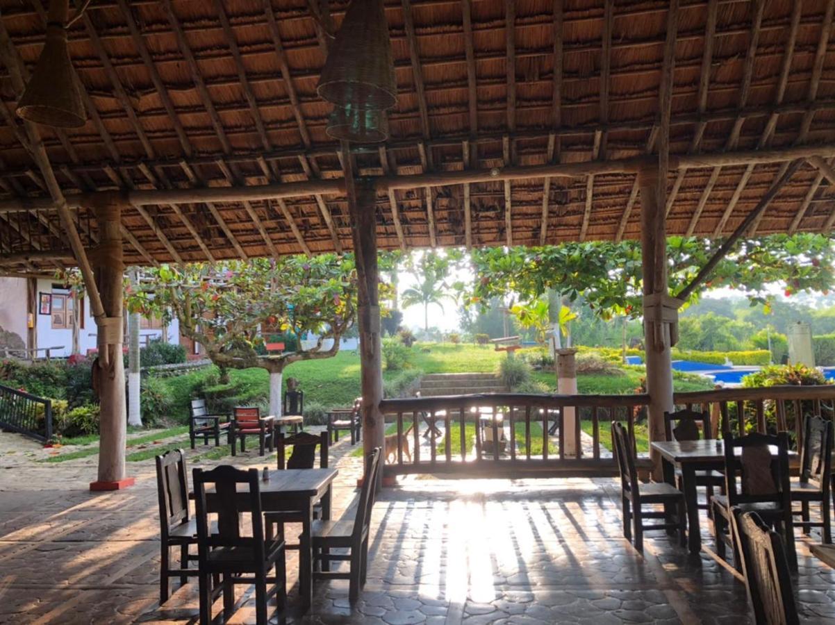 Finca Hotel Palmas Frente A Panaca 킴바야 외부 사진