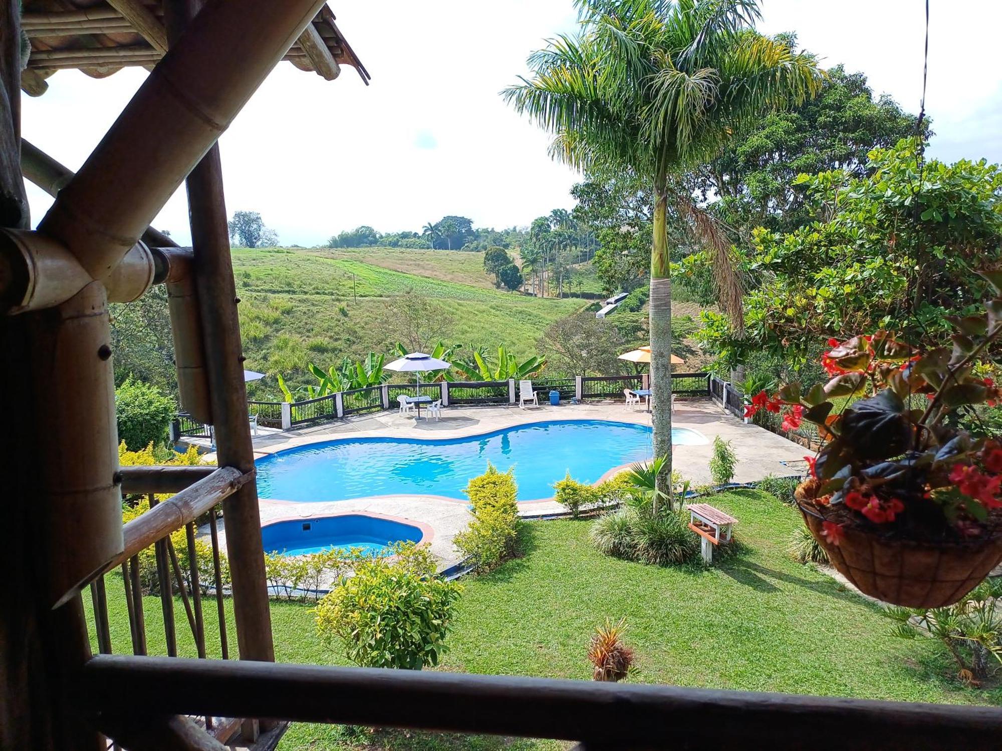 Finca Hotel Palmas Frente A Panaca 킴바야 외부 사진