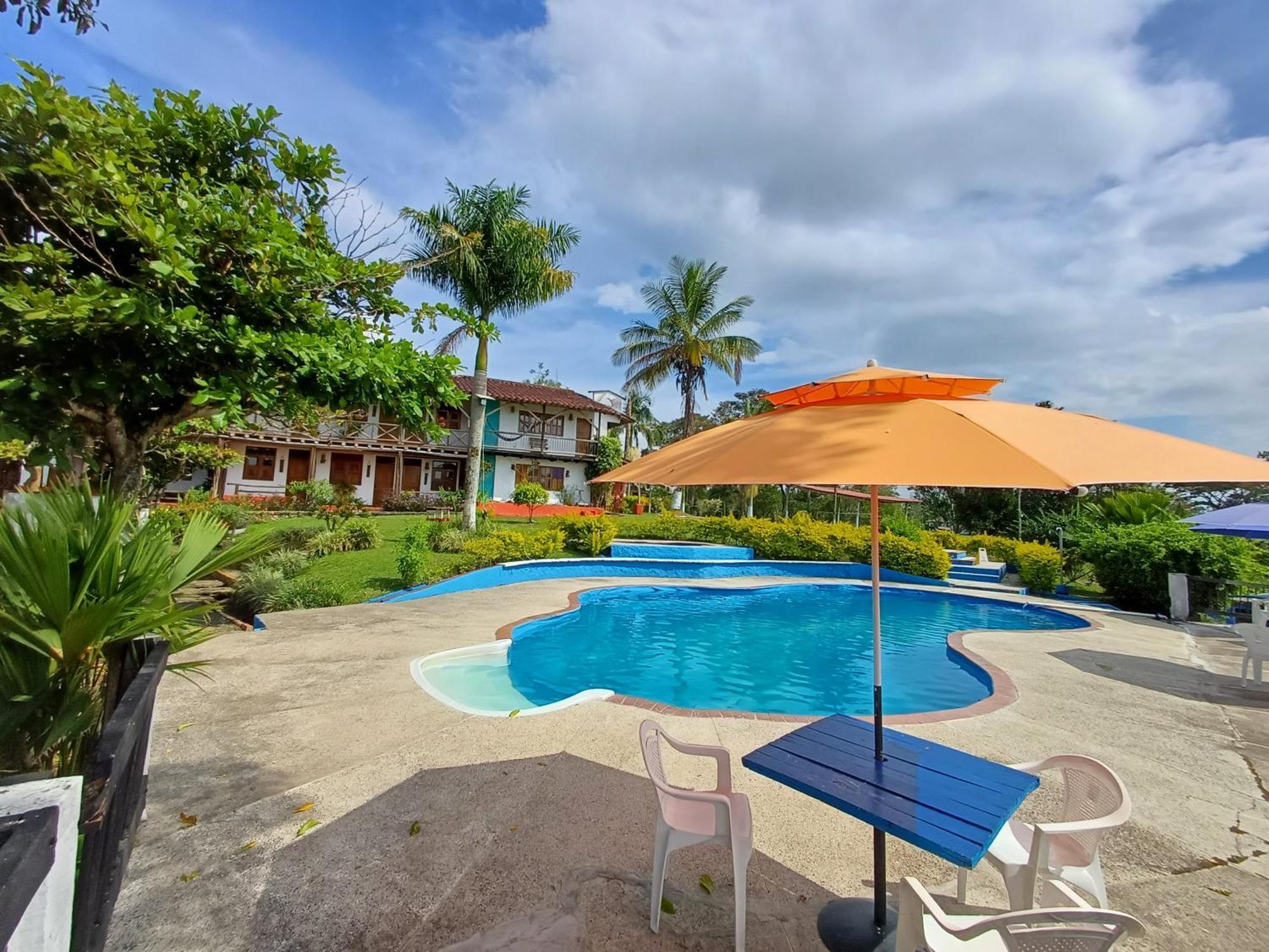 Finca Hotel Palmas Frente A Panaca 킴바야 외부 사진