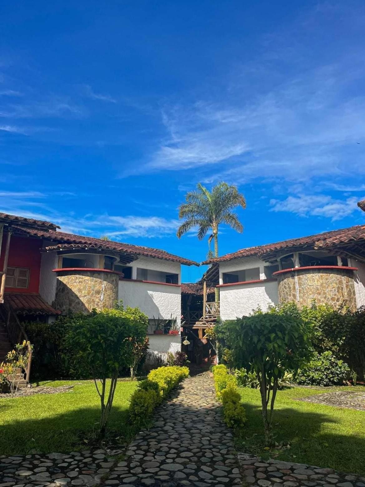 Finca Hotel Palmas Frente A Panaca 킴바야 외부 사진